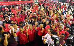 This came after universiti utara malaysia (uum) senior lecturer kamarul zaman yusoff offered to pay rm2,000 to those who can reveal the identity and personal information of the foodpanda rider two days ago. Ibnu Hasyim Dr M Dijangka Didesak Berundur Kamarul Zaman Yusoff Uum