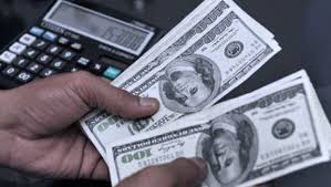 La cotización del dólar blue es generalmente superior a la cotización del dólar oficial y la brecha suele aumentar a medida que aumenta el control de cambios o se incrementan las restricciones para la compra de dólares al precio oficial. El Dolar Blue Retrocede Por Debajo De Los 10 80 Cordoba Times