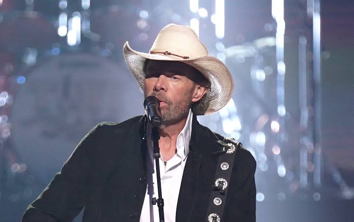 Watch Toby Keith's Final Concerts Months Before His Death