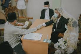 Perkawinan menurut hukum islam pengertian perkawinan ada beberapa pendapat yang satu dan lainnya berbeda. 5 Hukum Nikah Dalam Islam Dari Wajib Hingga Haram Kumparan Com