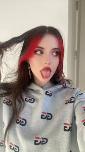 Julia Burch on X: Ur cute t.coYjce8n3ibo  X