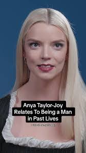 Antonia Snow's Instagram, Twitter & Facebook