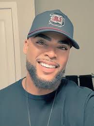 Good evening to you all 👋🏽….. Where are my Sagittarius folks in here?