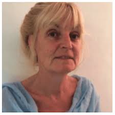 Una Devine's Instagram, Twitter & Facebook