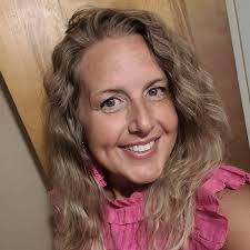 Big shoutout today to my daughter and Dylan's sister, Reagan. It's her 24th  birthday today and she works as an RN. Very very very ….proud dad #HEYNOW