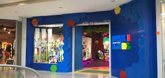 Pantaloneta de baño estampada cintura ajustable para joven 00204. Arturo Calle Da Impulso A Su Linea Infantil Con Corners En Tiendas Departamentales Modaes Latinoamerica