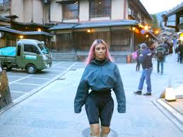 Kim kardashian revealed that no fashion event is complete without some good old fashion comfort food. Kim Kardashian West S Yeezy Season 7 Tour Continues In Kyoto Vogue