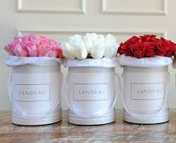Meet The Fashion Set S New Favorite Flower Service Flower Service Flowers Bouquet Gift Luxury Flowers