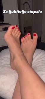 Ena Friedrichs Feet << wikiFeet