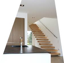 Wer sich auf der suche und bei der recherche nach preisen für treppen befindet, kann mit angeboten von polnischen unternehmen seine auswahl deutlich vergrößern. Treppen Aus Polen Treppenbau Koln Leverkusen