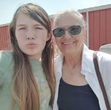 Which Aldi store in NE Kansas is preferred and why?