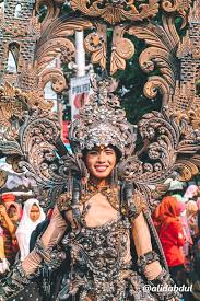 Maybe you would like to learn more about one of these? Karnaval Zaman Now Membosankan Alid Abdul