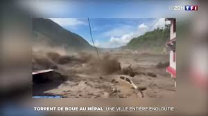 Torrent de boue au Népal : une ville entière engloutie — TF1 Info