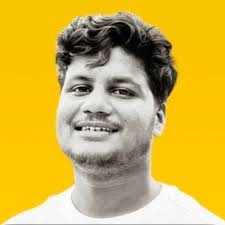 4 thumbnails for One Video. Which one's the best? Ps: The video is a  goldmine for people trying to learn cold outreach. https://lnkd.in/gbM84tTw 