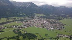 Even in winter numerous guests come to oberstdorf in order to go hiking, 140 km of cleared trails and panoramic. Oberstdorf Von Oben Germany Trip Golf Courses