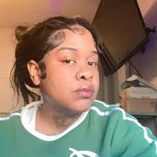 So my boyfriend been trying to get me to stop doing hair (guy clients) bc  he feels like I shouldn't be in any other dude's head. And I been told him  that