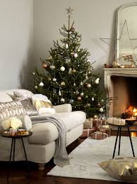 House Beautiful Uk Home Decor Living Room Ideas Kitchen Design Bedroom Ideas Garden Ideas Property News Christmas Tree And Fireplace Christmas Interiors Traditional Christmas Tree