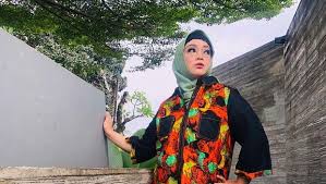 Dia mengembuskan napas terakhir di rs pertamina simprug, jakarta, pada pukul 18.45 wib. Rina Gunawan Ungkap Rahasia Turunkan Berat Badan 22 Kg Dalam 3 Bulan