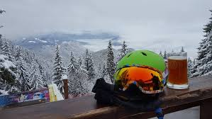 In anul 1906 poiana brasov a devenit statiune turistica de ski si doar trei ani mai tarziu a avut loc prima competie de ski din romania. 10 Lucruri Pe Care Le PoÈ›i Face Iarna In Poiana BraÈ™ov