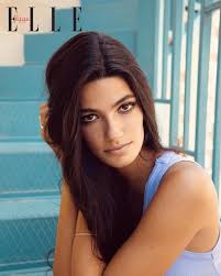 Tara Emad تارا عماد On Instagram انا و Elle عربية دردشنا شوية شوفوا الbio All The Love To This Group Of People Make Beauty Appearance Photo And Video