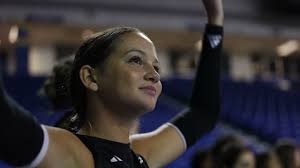 Volleyball Completes Reverse Sweep Over Middle Tennessee