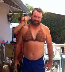 Thats One Hairy Guy Funny Pictures Hilarious Jokes Meme Humor Walmart Fails Funny Funny Pictures Laughter