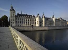 Conciergerie palace and pont neuf in paris on quai de l horloge. Conciergerie