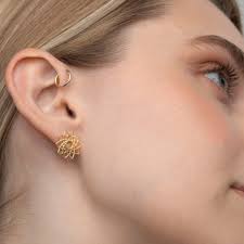 Pendientes Lotus Stud, Pendientes Gold Vermeil, Pendientes Minimalistas,  Joyería hecha a mano para ella, Pendientes mujer, Pendientes de Plata de  Ley 925