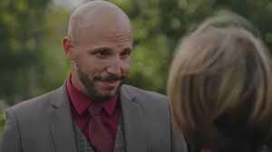 Alors que mila prend des risques inconsidérés pour mouss, noé et manon. Plus Belle La Vie Valentin S Apprete A Demander Laetitia En Mariage Mce Tv