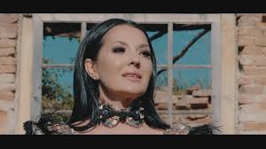 Find the latest tracks, albums, and images from angela rusu. Angela Rusu Mi Ai Pus Pe Jar Inima Video Oficial Youtube