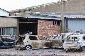 Video A Dieppe Huit Voitures Stationnees Dans La Cour D Un Garage Incendiees Les Informations Dieppoises