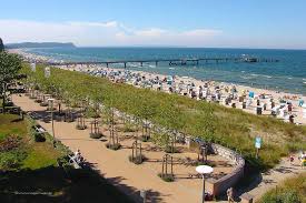 Das essen war toll und die bedienung auch. Strandpromenaden Der Insel Rugen