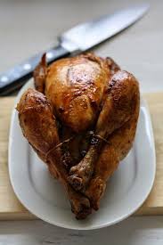 Trucs Et Astuces Pour Reussir Le Poulet Roti Au Four Le Poulet Roti Le Genre De Plat Que J Affec Poulet Roti Au Four Recette Poulet Roti Recettes De Cuisine