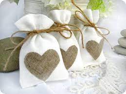Idee Sachet Cadeau Invite Mariage Lin Champetre Campagne Chic Bucolique Wedding Favor Bags Wedding Gift Bags Heart Wedding Favors