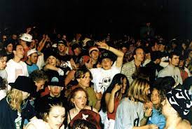 These people knew how to rave!60 min. Were Early Rave Parties Better Than Now