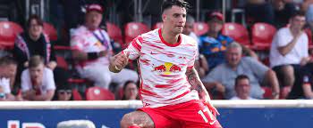 Born 25 october 2000) is a hungarian professional footballer who plays as a midfielder for bundesliga club rb leipzig and the hungary national team. Rb Leipzig Dominik Szoboszlai Sieht Sich Bei 100 Prozent