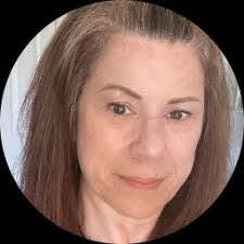 Laura Blomgren's Instagram, Twitter & Facebook