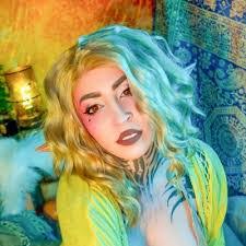 Paula Mullins's Instagram, Twitter & Facebook