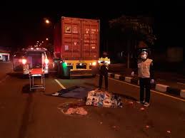 Tas ekstra tas ekstra ini untuk membawa. Mengenaskan Pejalan Kaki Di Salatiga Tewas Disambar Truk Trailer Joglosemar News