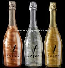 Cava Met Glitters Een Must Have Voor De Feestdagen Wine Packaging Wine Design Beverage Packaging