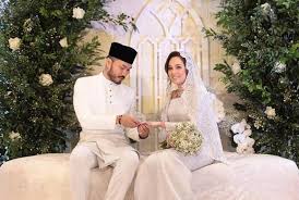 In your heart nelydia senrose ретвитнул(а) srtigers_official. Nelydia Senrose Selamat Menjadi Isteri Kepada Jejaka Pilihan Hati Oh Media