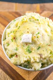 Simple Vegan Mashed Potatoes Made With Pantry Friendly Ingredients No Dairy Free Butter Or Pl Vegan Mashed Potatoes Mashed Potato Recipes Potatoe Salad Recipe