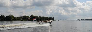 Ontdek deze veelzijdige plassen met onze tips. Loosdrechtse Plassen Hollandse Plassen
