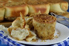 Adaugam apoi nucile macinate si amestecam. Cuib De Viespi Caietul Cu Retete