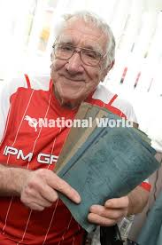 39875300-Maltby couple Keith and Carol Stringer celebrated their diamond  wedding anniversary recently. YPN-231013-153252002  YPN-231013-153252002_nrra-keith and carol stringer diamond wedding 02-yor-k 