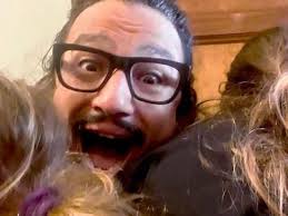 Alessandro Borghese guarito dal Covid: «Ora sono libero di abbracciare le  mie figlie»