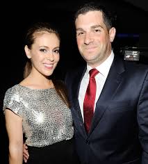 Baby No 2 Alyssa Milano Is Pregnant With Her Second Child Alyssa Milano Celebrity Couples Hollywood Couples