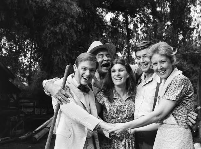 Mary Ellen from 'The Waltons' Looks 'Wonderful' with Gray Bob at 65 & Lives  'In Nature' with Husband of 20 Years