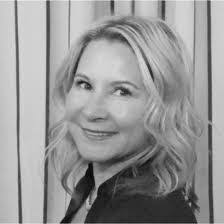 Suzy Bray's Instagram, Twitter & Facebook