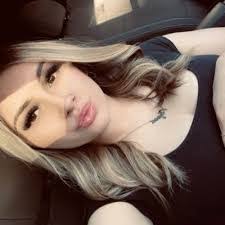 Pearl Mckenna's Instagram, Twitter & Facebook